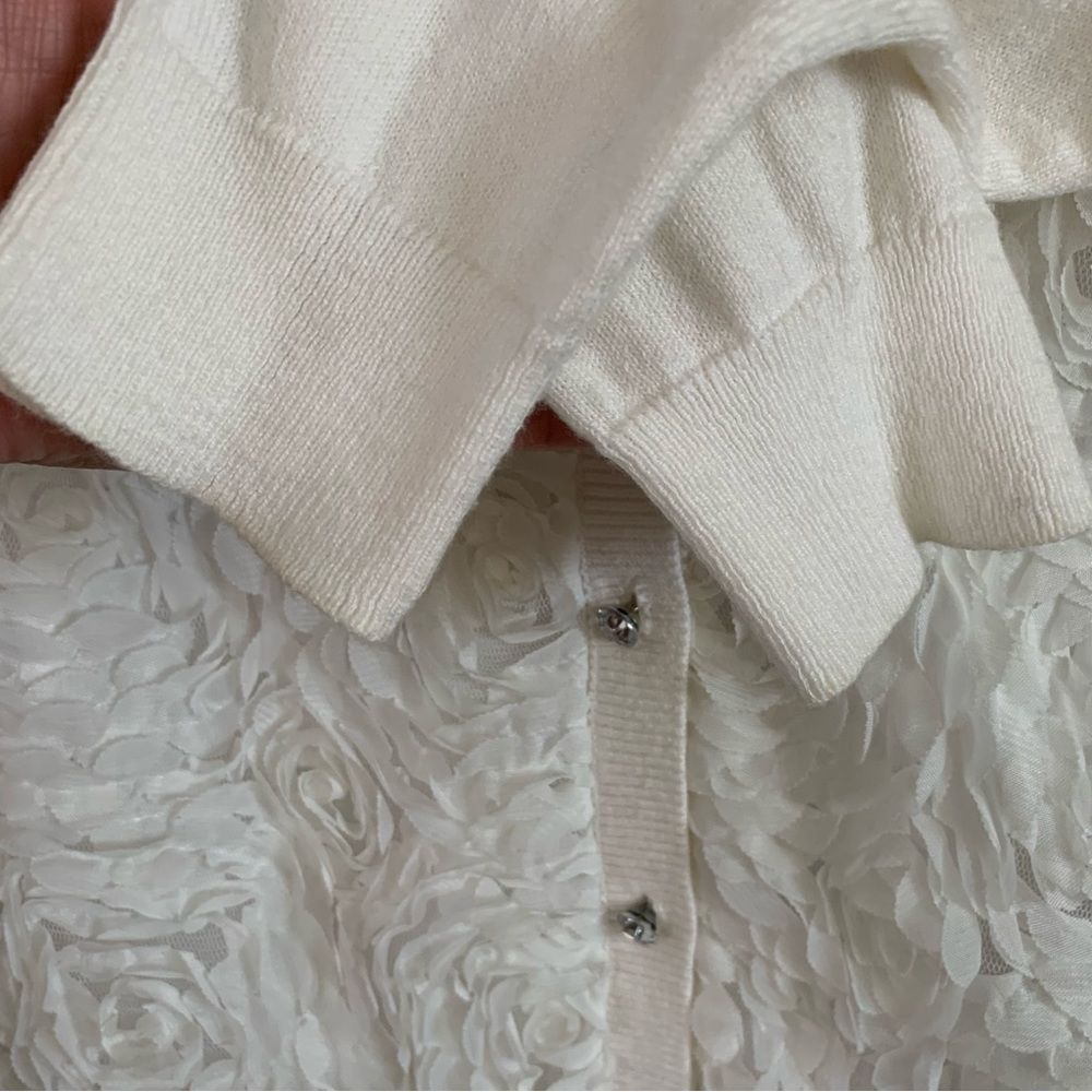 NEW YORK & COMPANY Roses Textured Front Rhinestone Button-up Button Cardigan - Picture 5 of 7